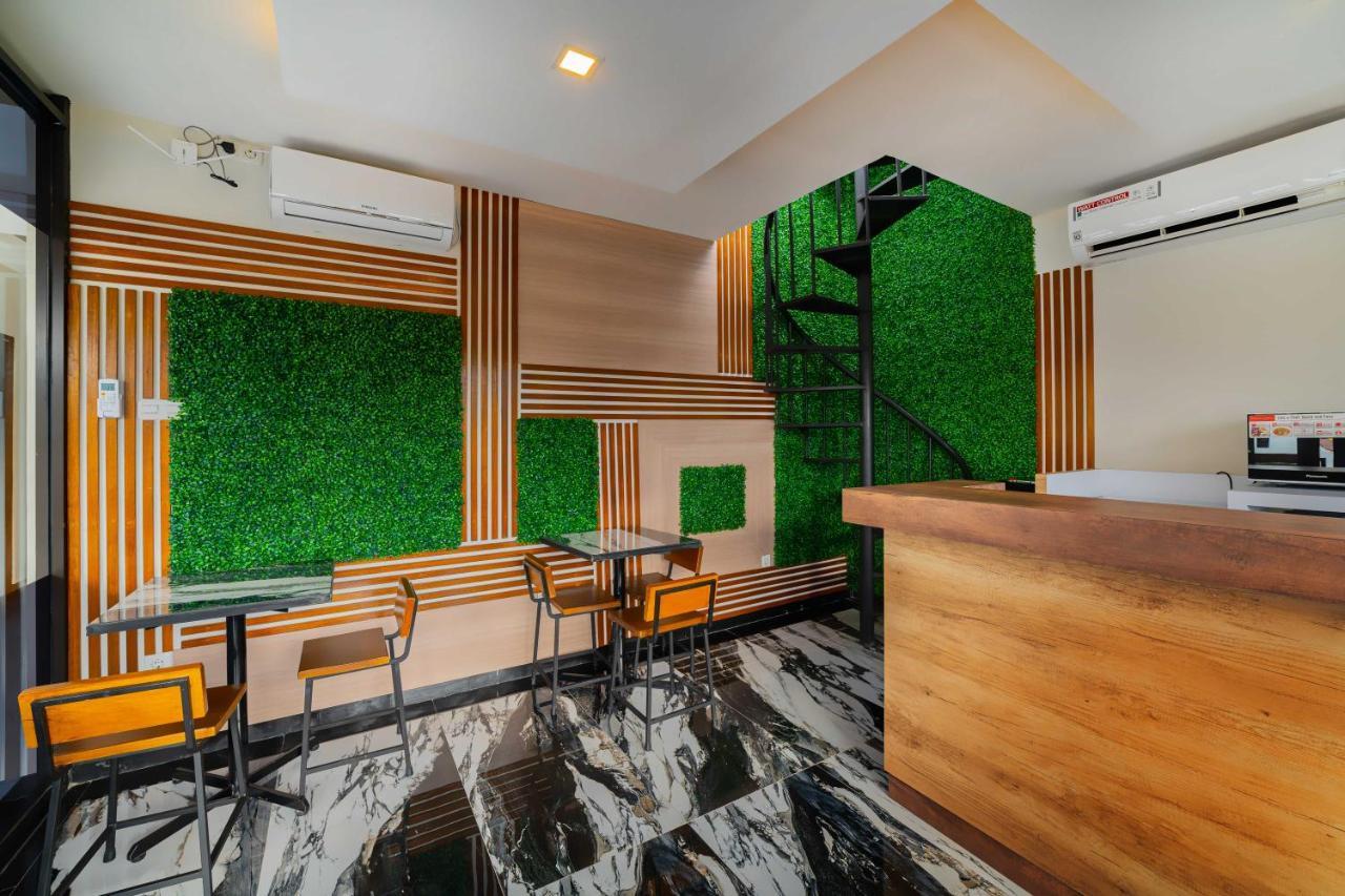 Tree Homestay Mitra Reddoorz Kasri Buitenkant foto
