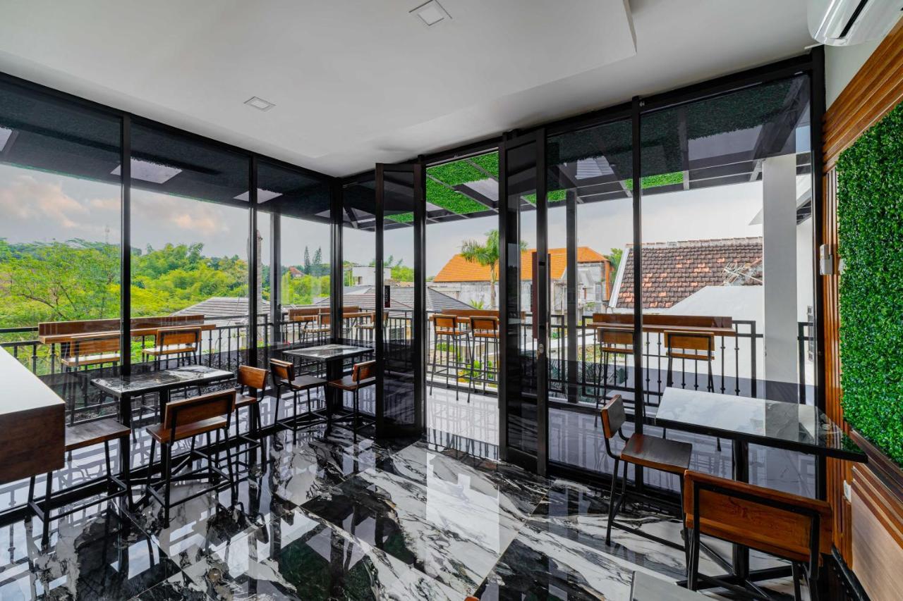 Tree Homestay Mitra Reddoorz Kasri Buitenkant foto