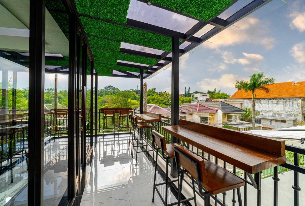 Tree Homestay Mitra Reddoorz Kasri Buitenkant foto